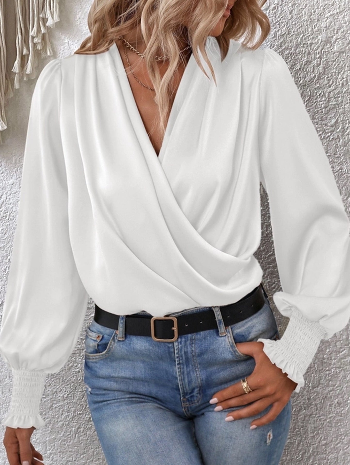 V-neck with lantern sleeves temperament shirt