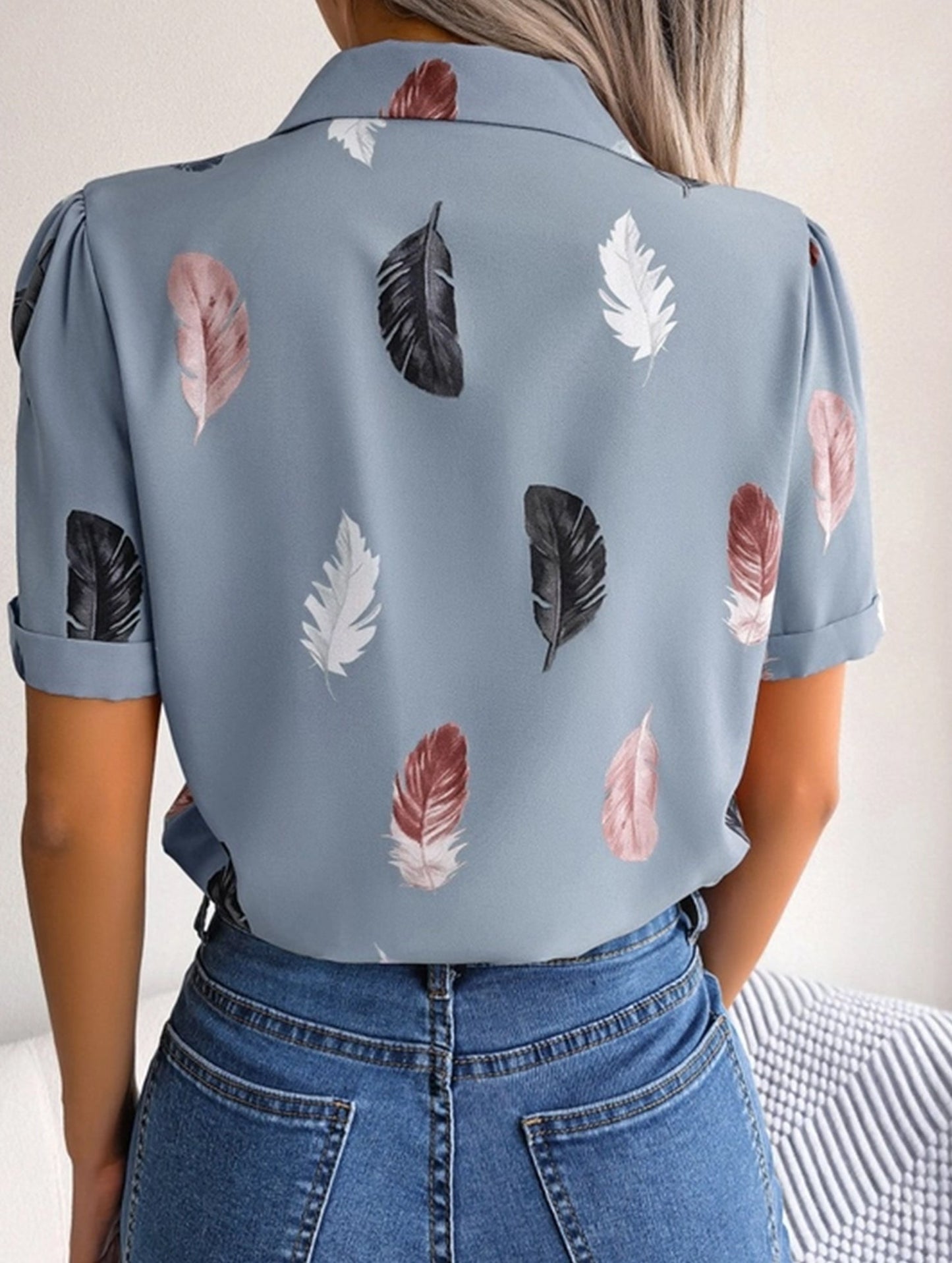 Suit Collar Feather Detail Shirt ??Short Sleeve Loose Fit, S??œXL