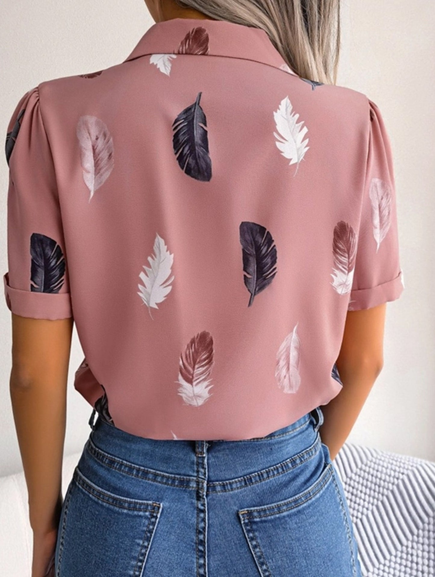 Suit Collar Feather Detail Shirt ??Short Sleeve Loose Fit, S??œXL