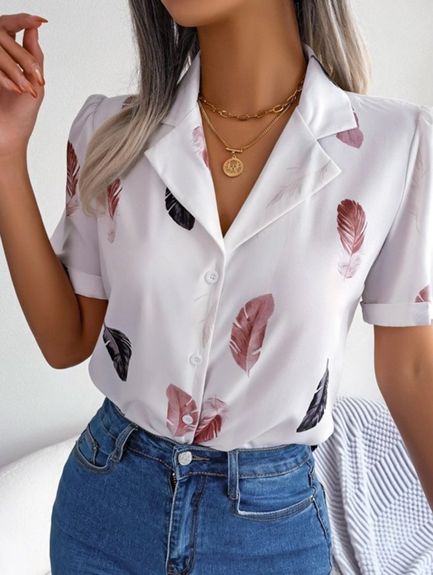 Suit Collar Feather Detail Shirt ??Short Sleeve Loose Fit, S??œXL