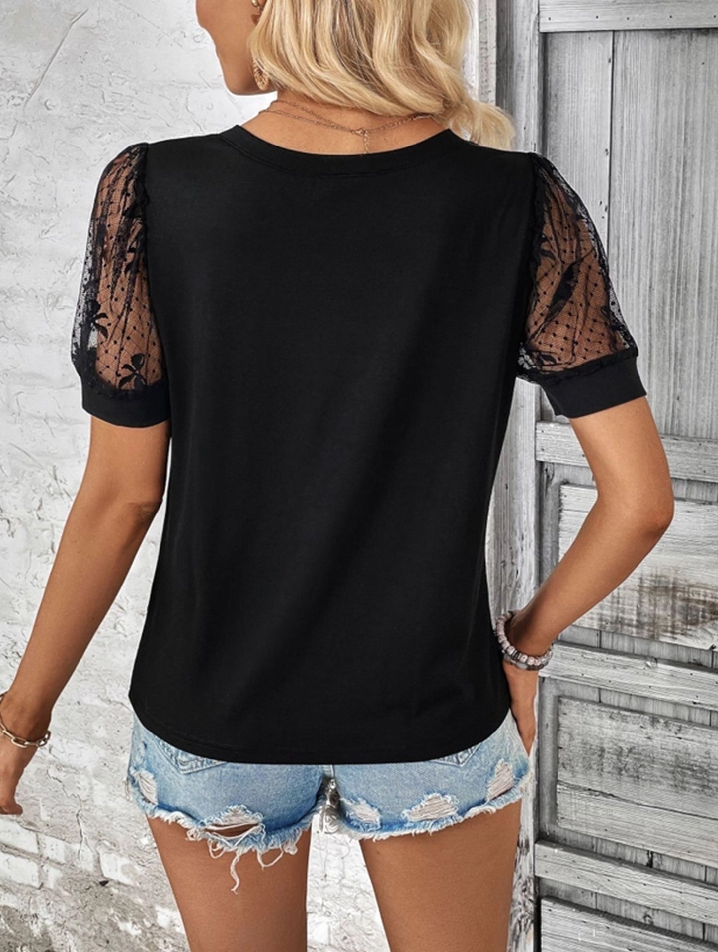 Simple V-Neck Lace Patchwork Loose T-Shirt ??Elegant Casual Top for Women
