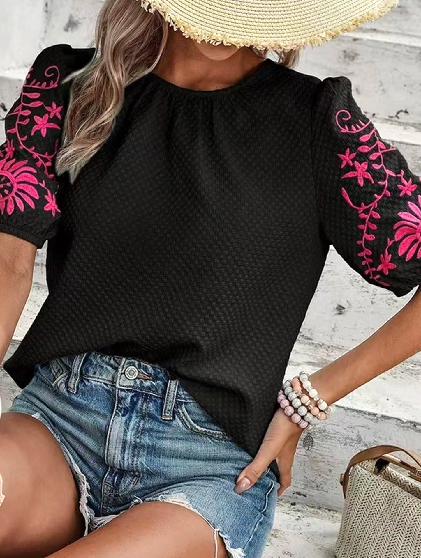 Embroidered Puff Sleeve Pullover Top ??Round Neck, Relaxed Fit, S??XL