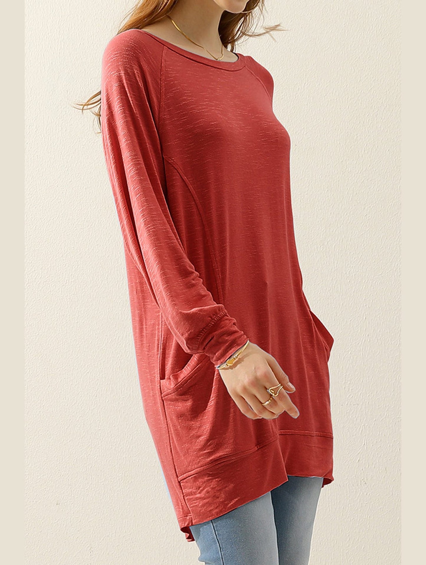 R NECK LONG SLEEVE SLUB LONG KNIT TOP WITH POCKETS