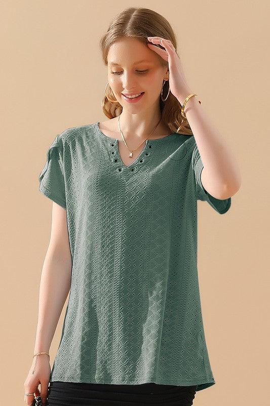 BUCKLED V NECK PUNCHING LACE TULIP SLEEVE TEE - Doublju