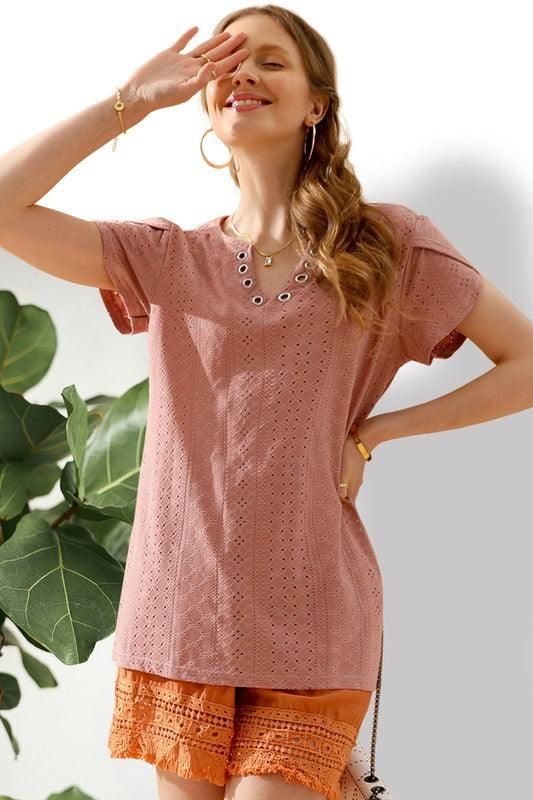 BUCKLED V NECK PUNCHING LACE TULIP SLEEVE TEE - Doublju