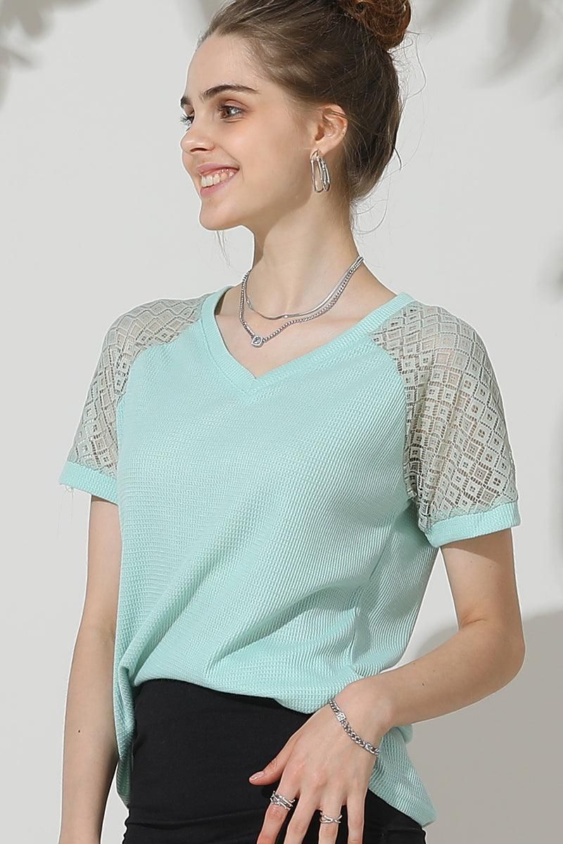 PUNCHING LACE SLEEVE V NECK WAFFLE TOP - Doublju