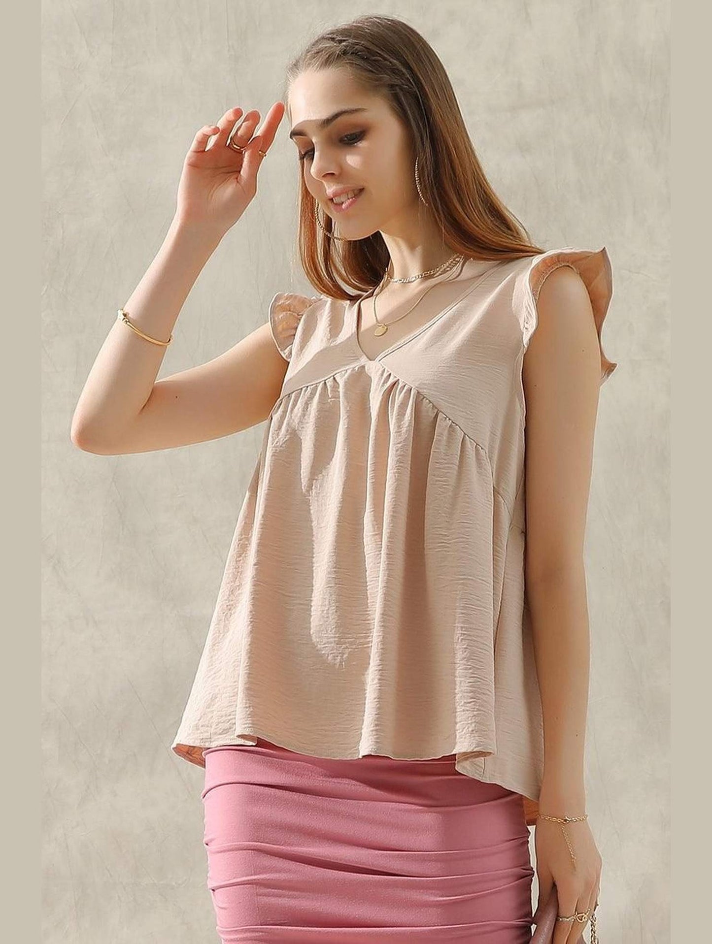 V NECK RUFFLE SLEEVE TOP - Doublju