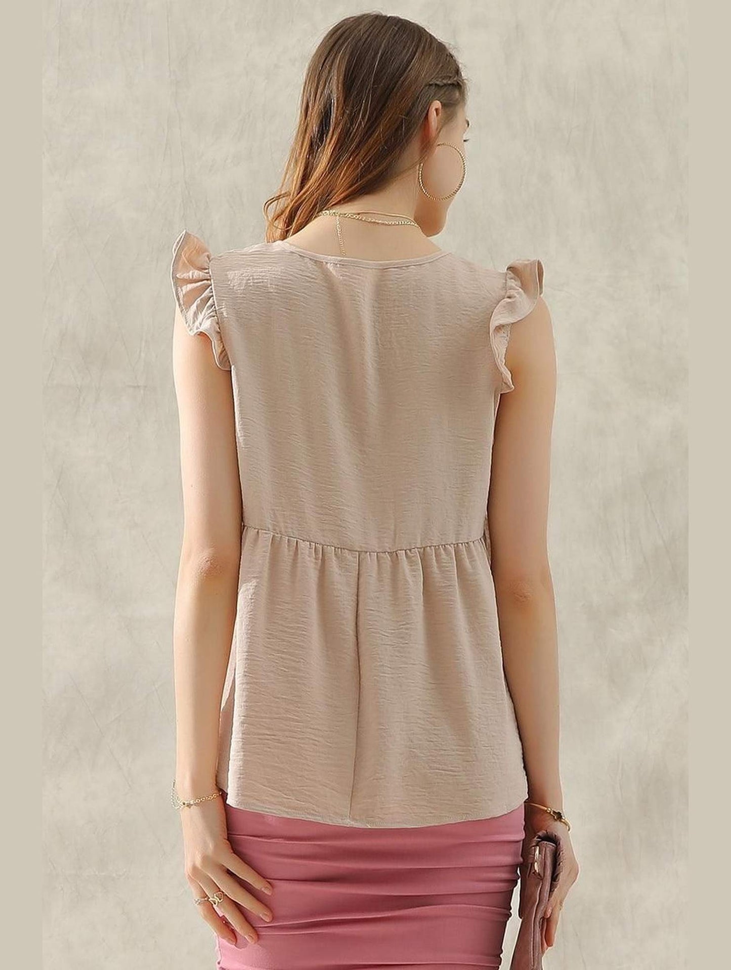 V NECK RUFFLE SLEEVE TOP - Doublju