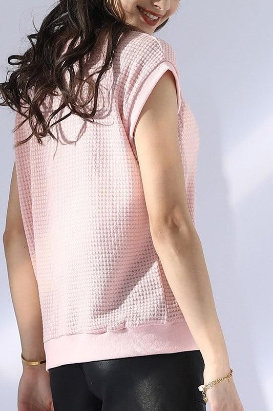 OPEN V NECK SHORT SLEEVELESS WAFFLE KNIT TOP - Doublju