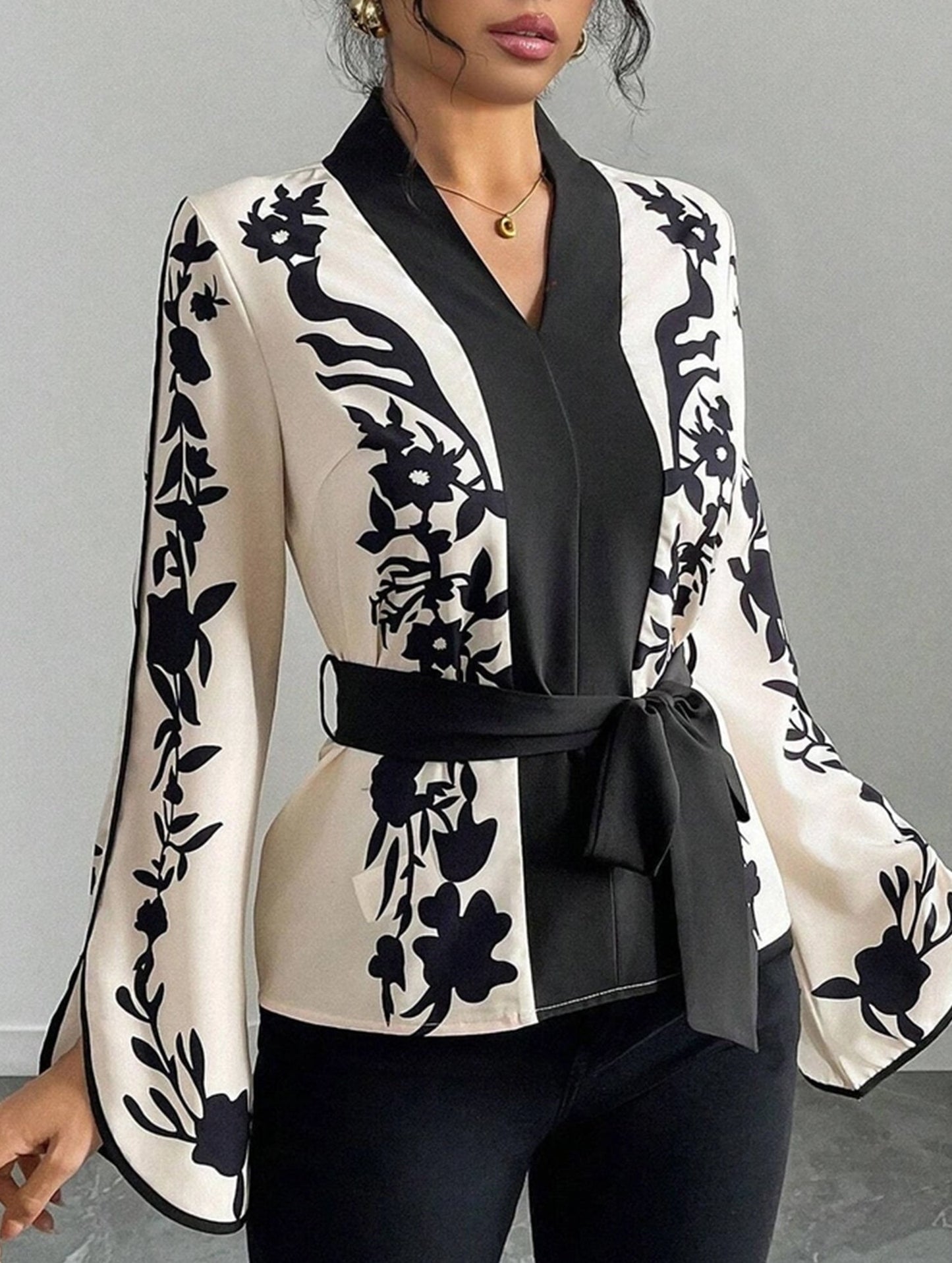 Vintage Floral Print V-Neck Top