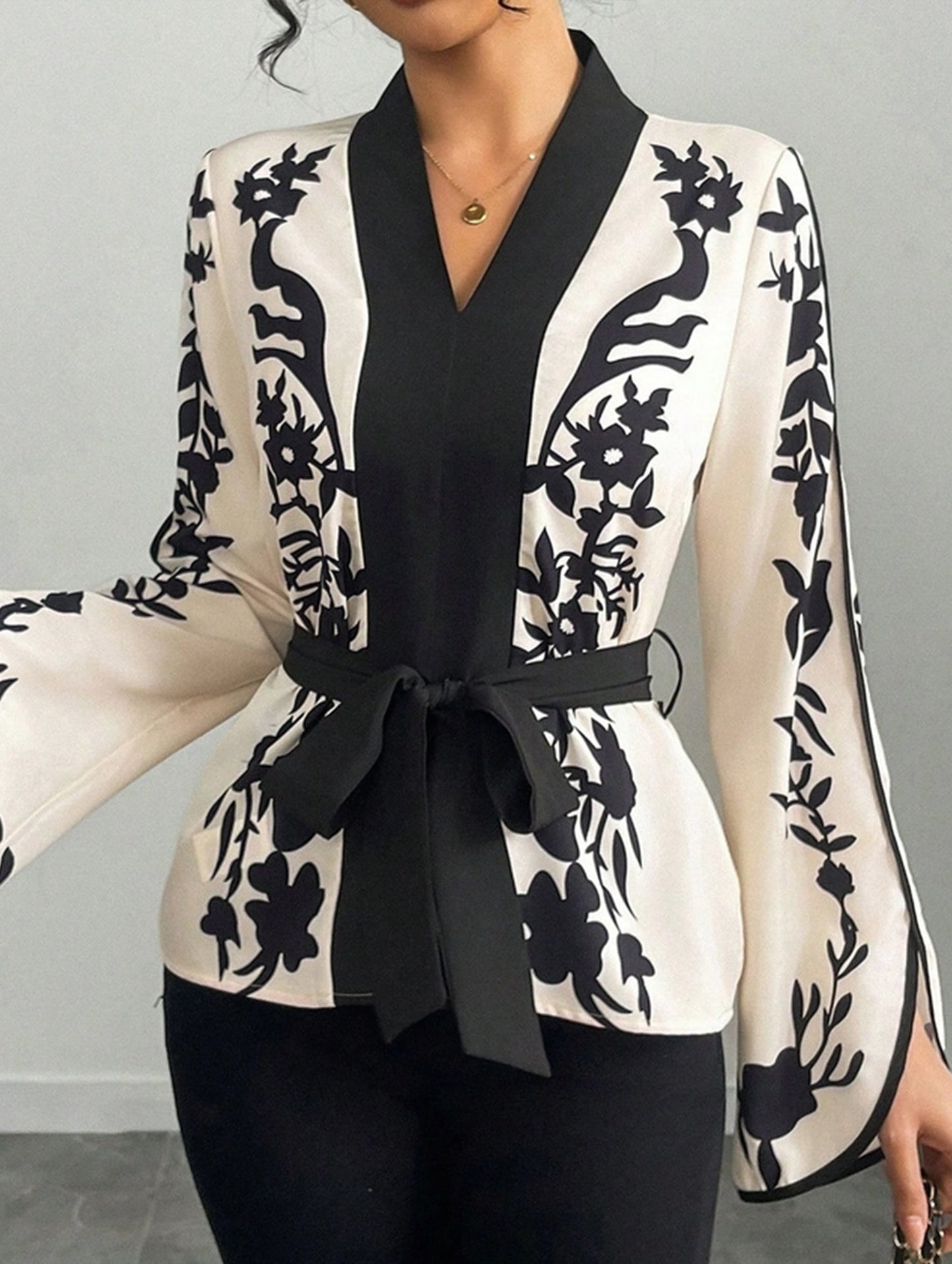 Vintage Floral Print V-Neck Top