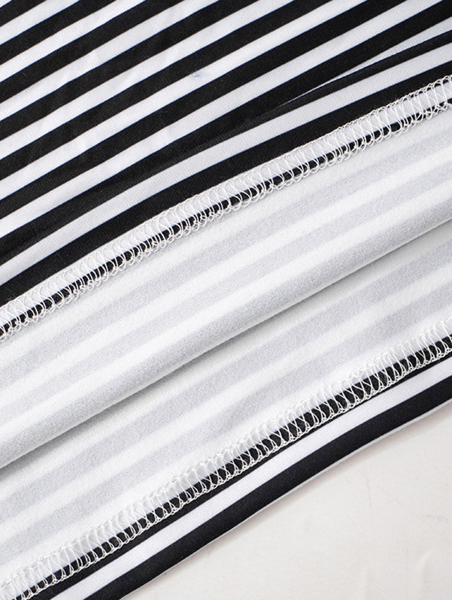 Contrasting striped long sleeved T-shirt top