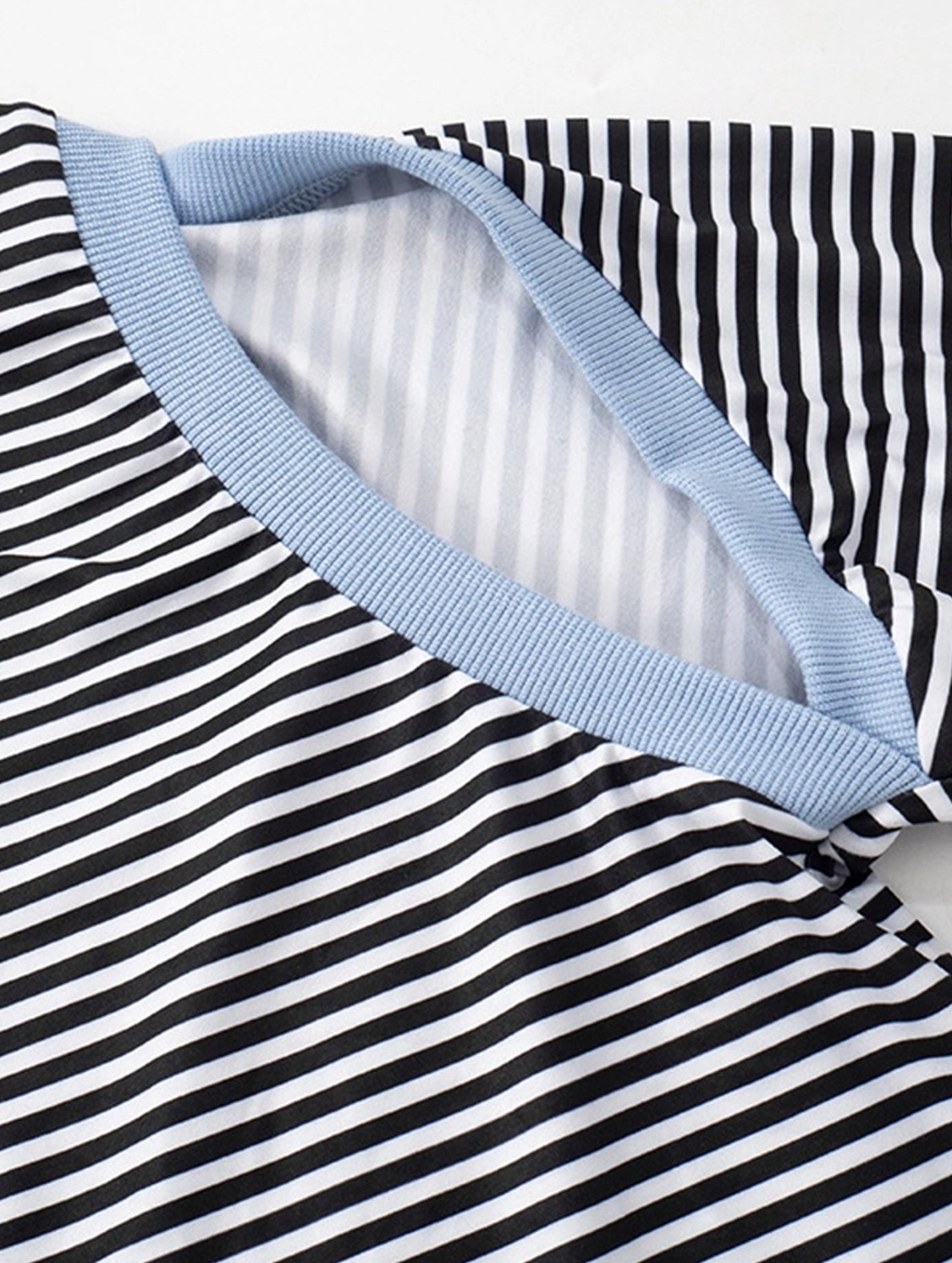 Contrasting striped long sleeved T-shirt top