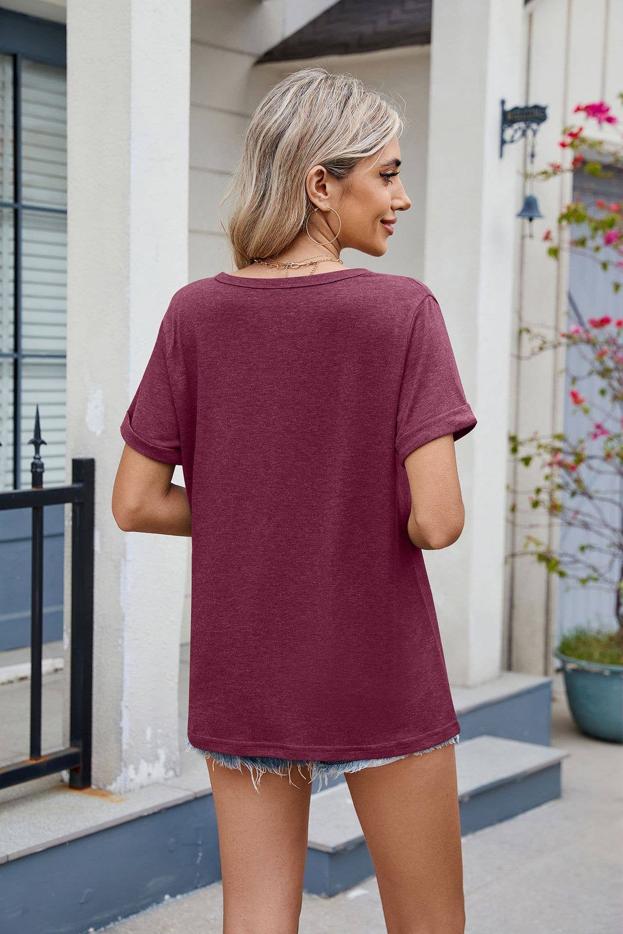 V-neck casual solid color short-sleeved T-shirt
