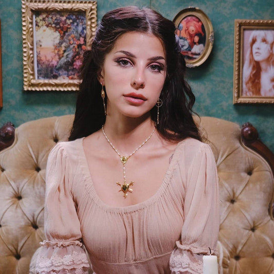 Simple and stylish cross heart pendant necklace