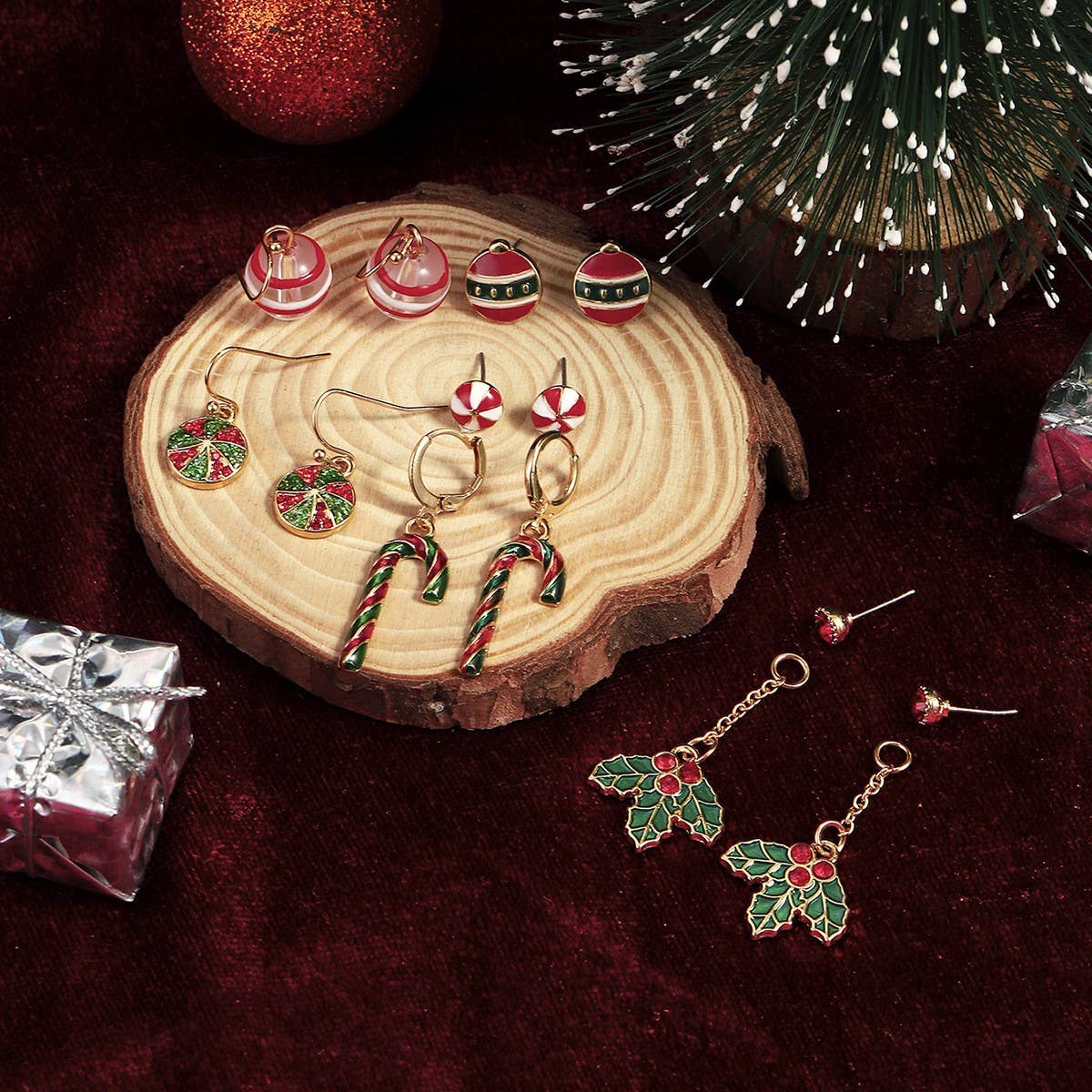 NEW FASHION CHRISTMAS ALLOY EARRINGS AND STUDS SET