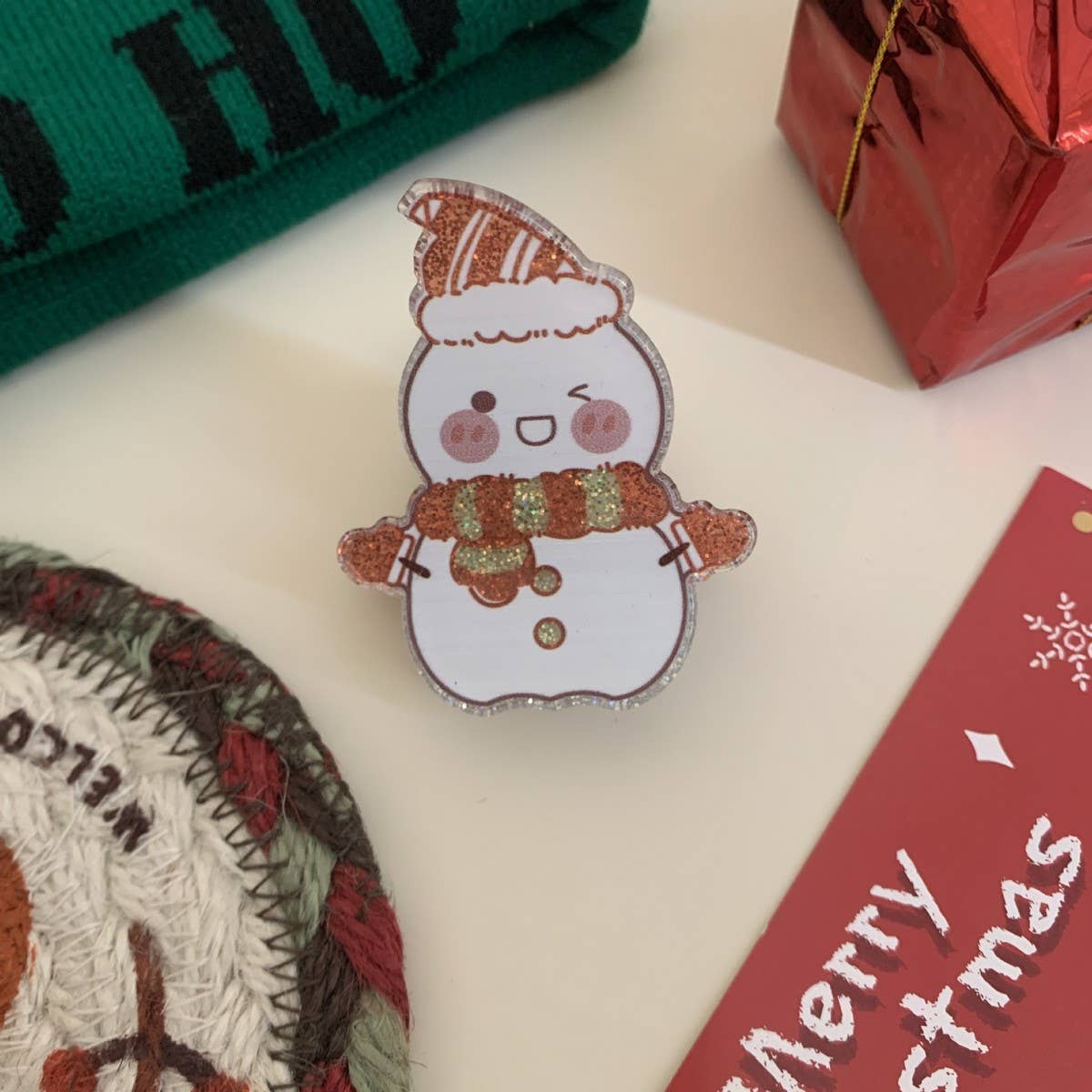 CWAHA07725_CHRISTMAS ACRYLIC SANTA REINDEER HAIR CLAW CLIP