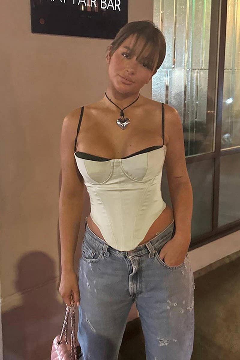 Cwttk0699_Contrast-Color Trim Waist-Revealing Camisole Top