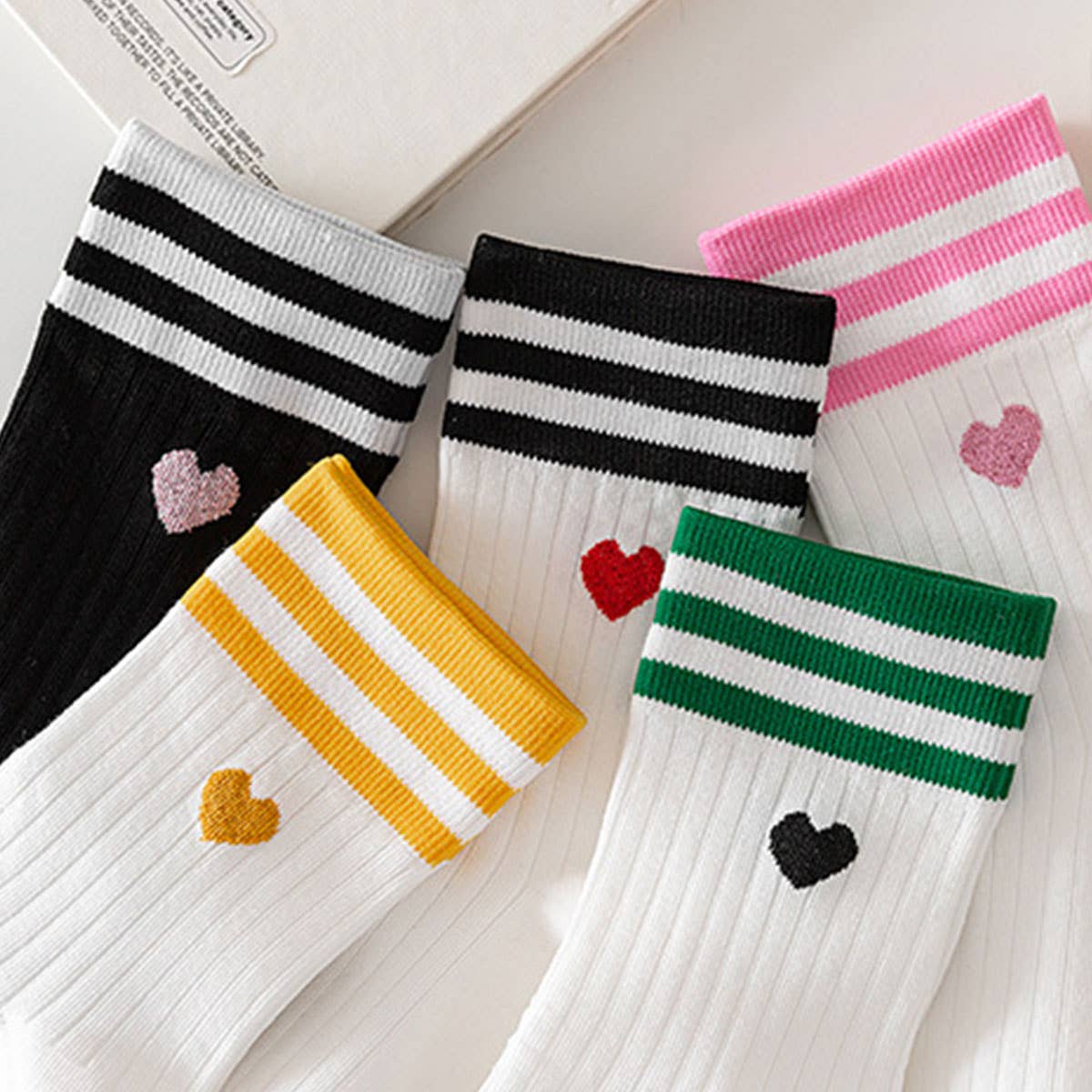 College Style Heart, Two Stripes Print Crew Socks