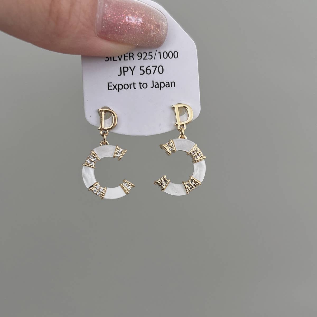 SMALL FRESH C-SHAPED EARRINGS_CWAJE2016