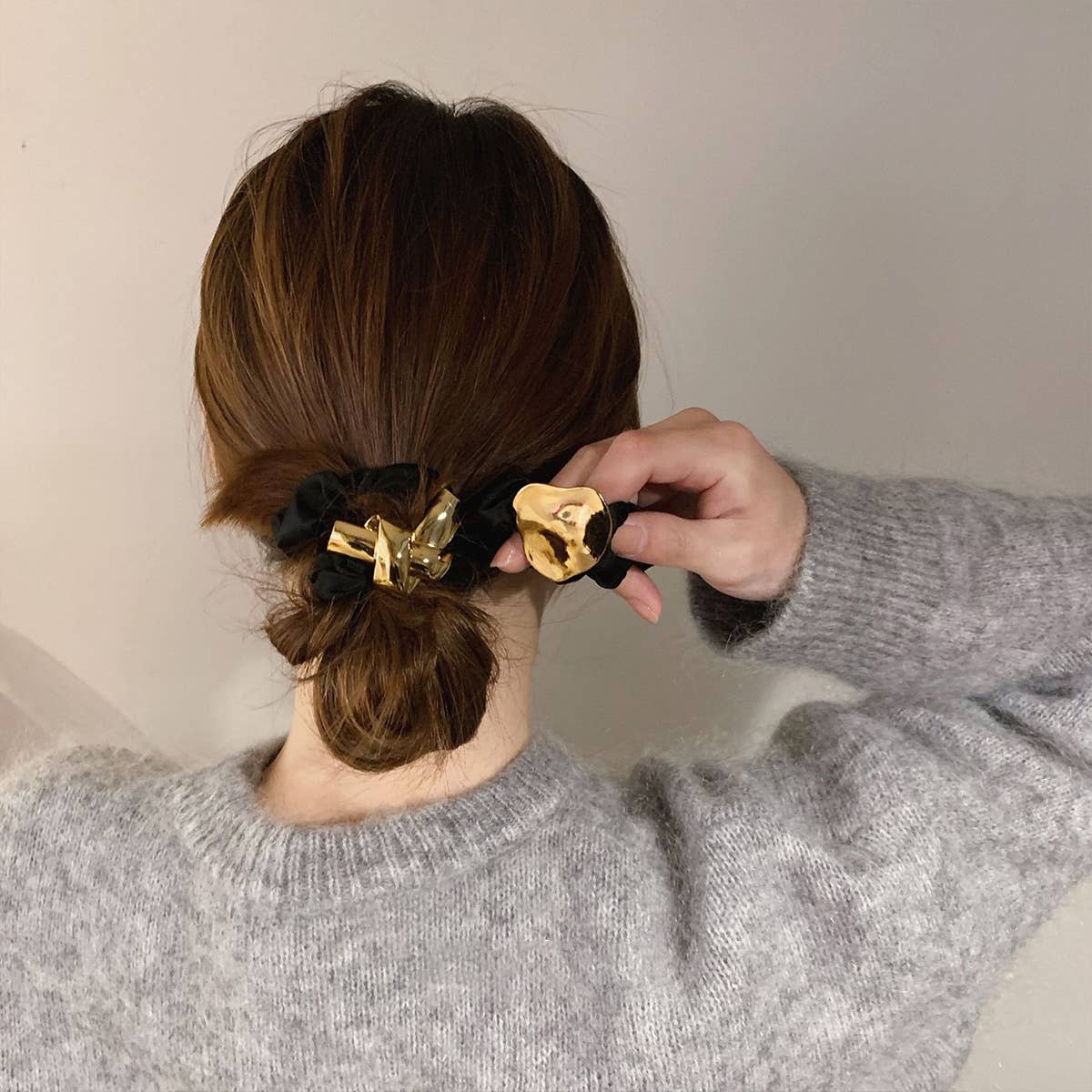 MINIMALIST IRREGULAR FASHION HAIR SCRUNCHIES