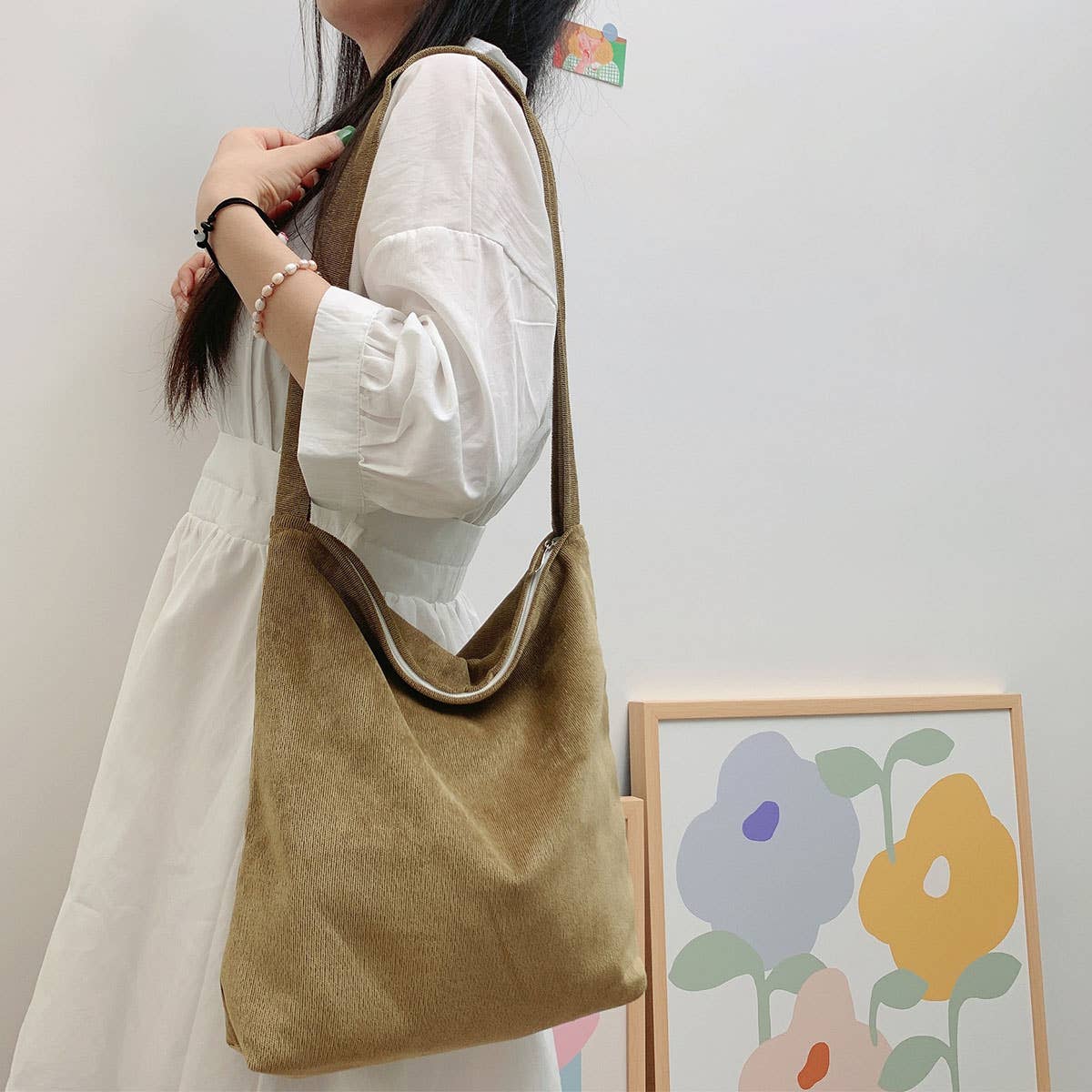 Retro corduroy laid-back single-shoulder bag