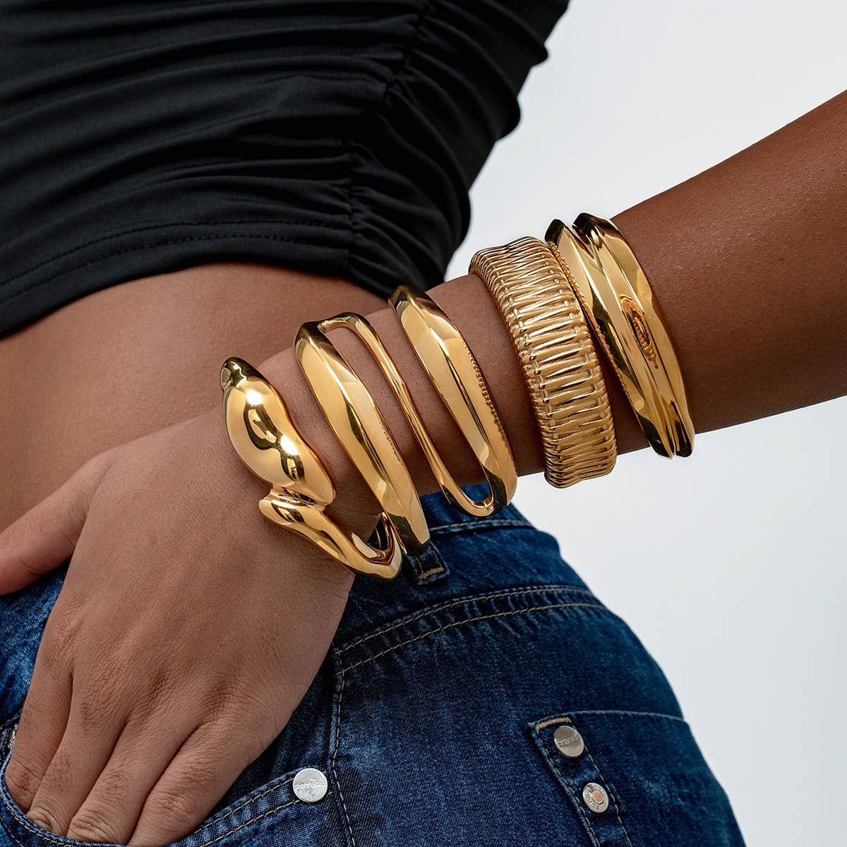 TITANIUM STEEL C OPEN ROUND WIDE SMOOTH BRACELET