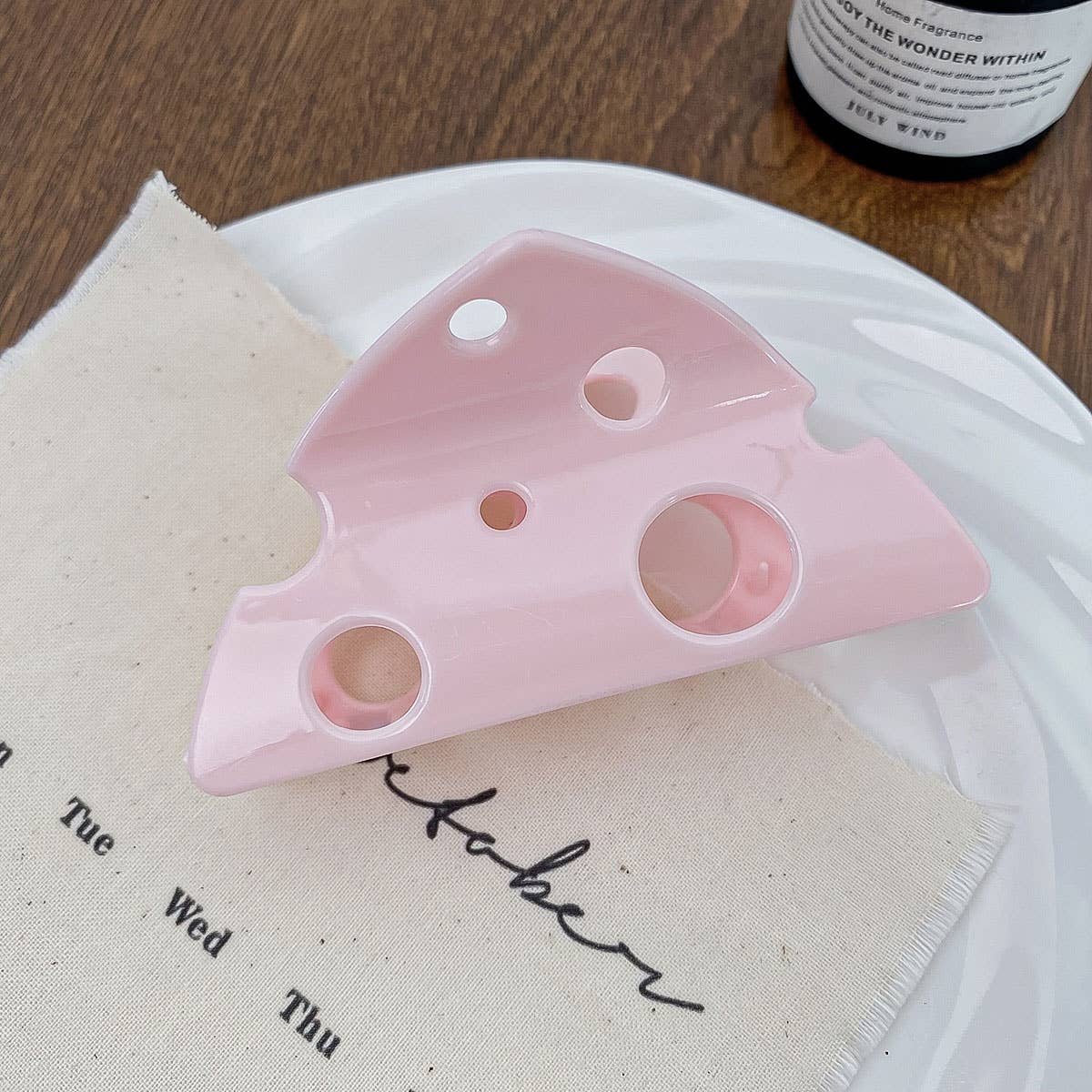 Cheese Hair Claw - Cute Large Clip for Girls_CWAHA0392