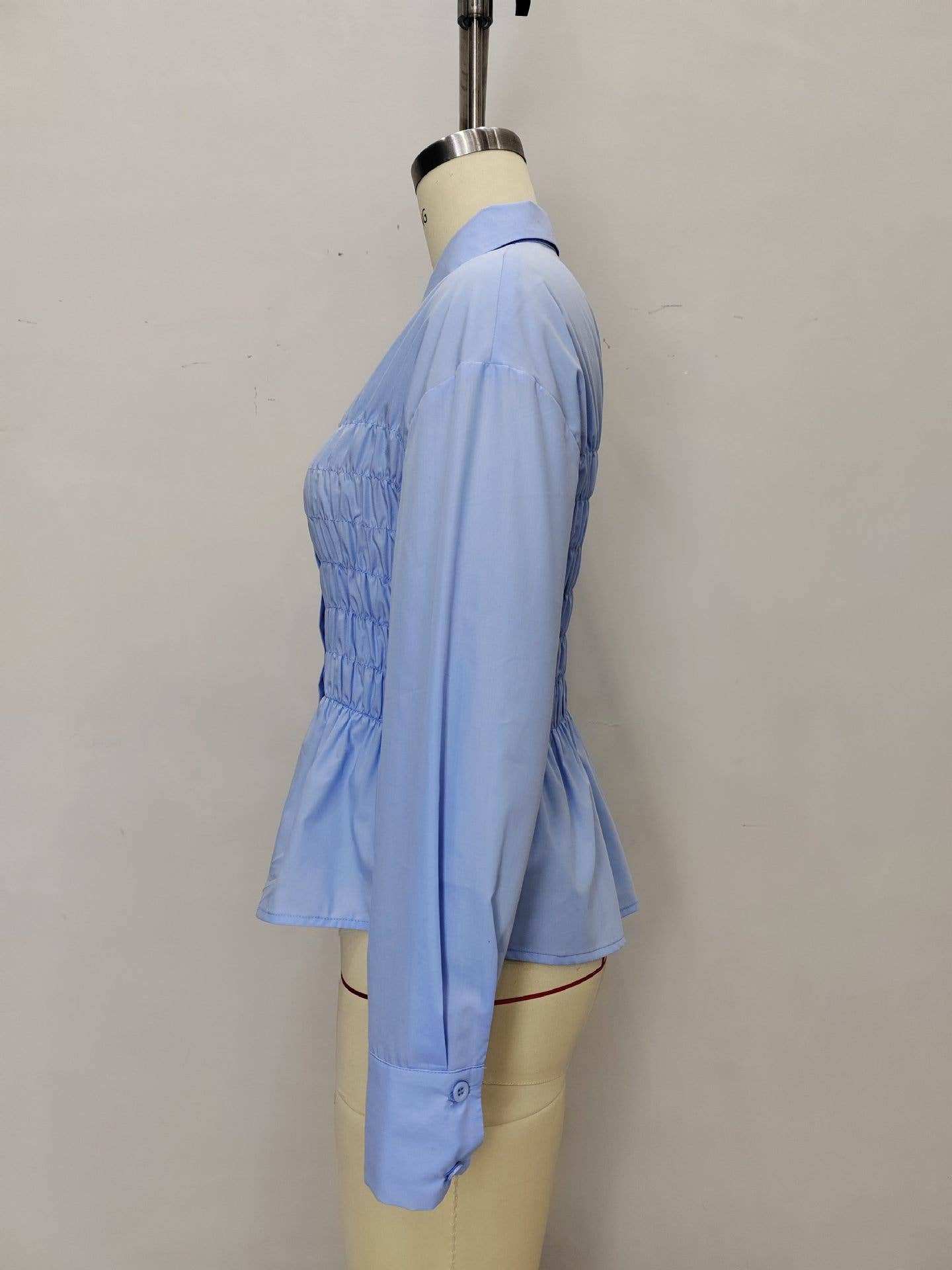 Fashionable lapel pleated cinched-waist shirt