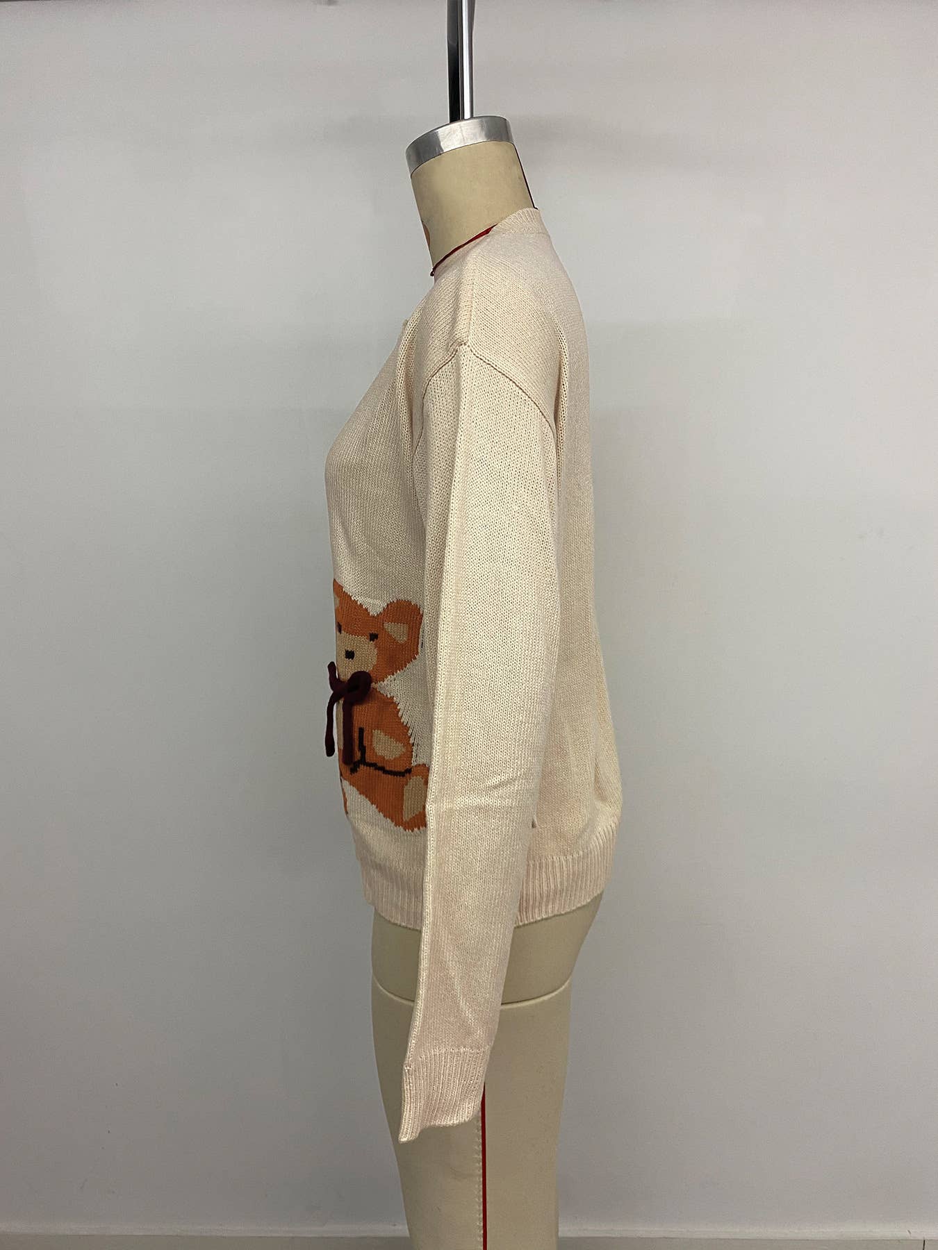 Simple bear jacquard knitted cardigan