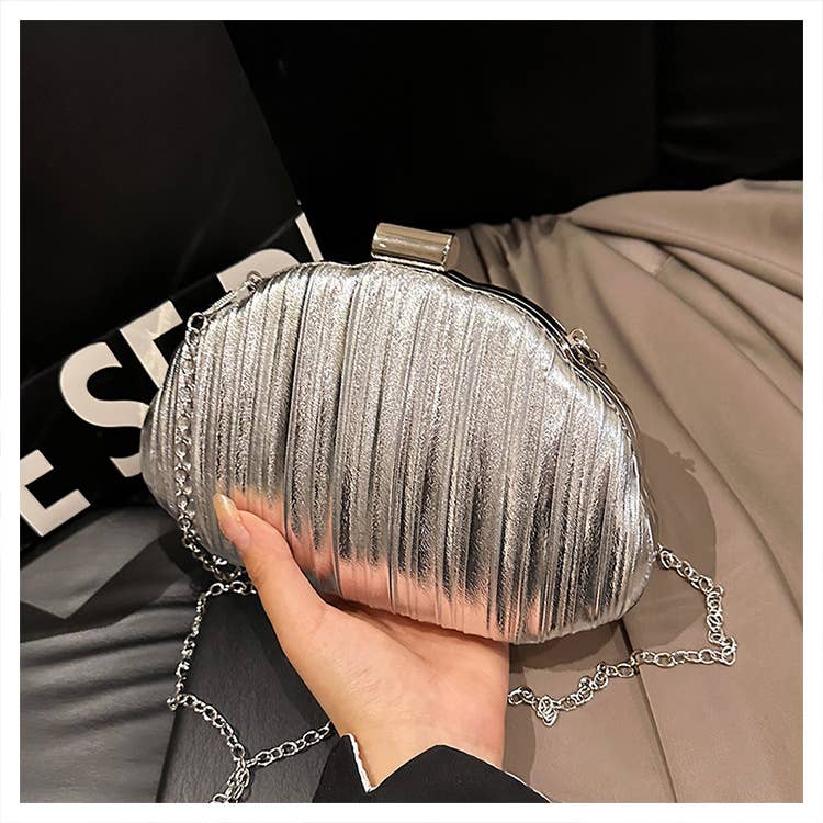 Fashionable and niche glossy single-shoulder bag