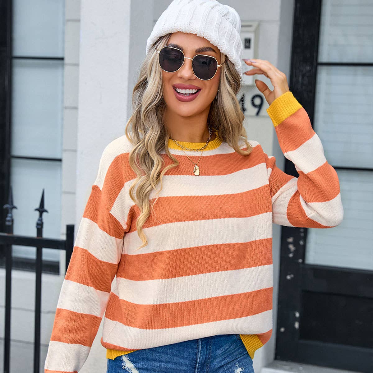 Crew-Neck Striped Pullover In Contrasting Colors_Cwoswl3290