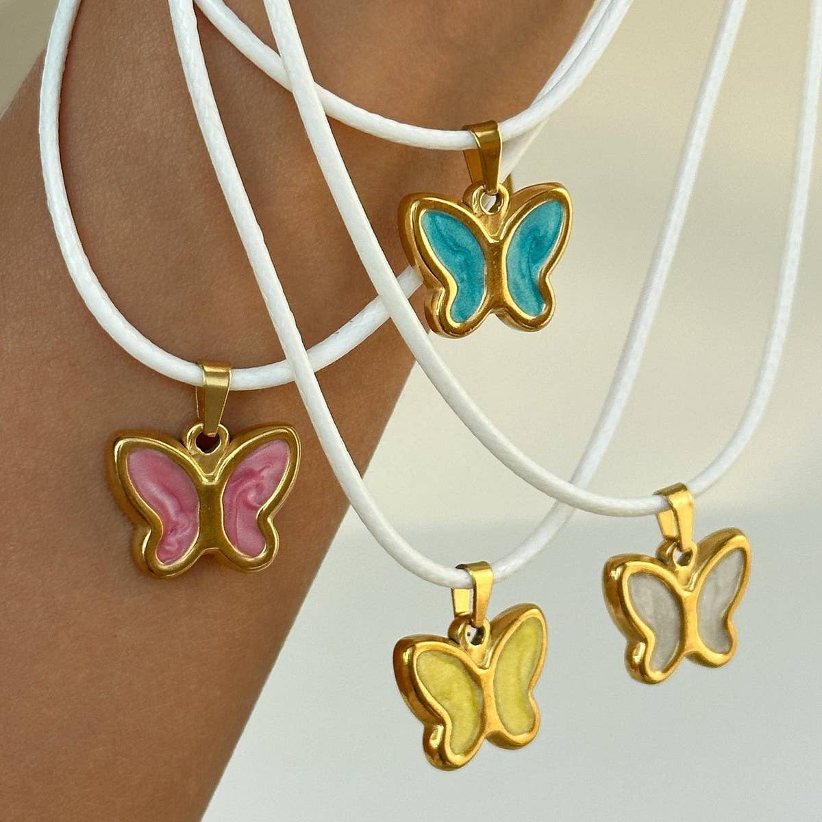 Colorful Retro 3D Butterfly Pendant Necklace