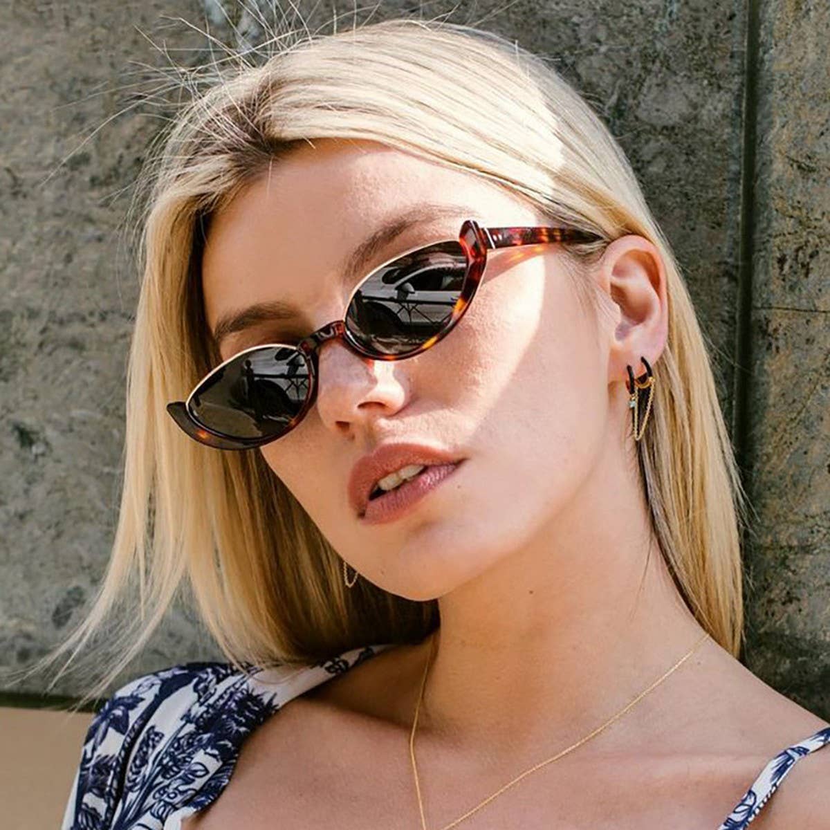 NEW HALF-FRAME CAT-EYE STREET STYLE SUNGLASSES