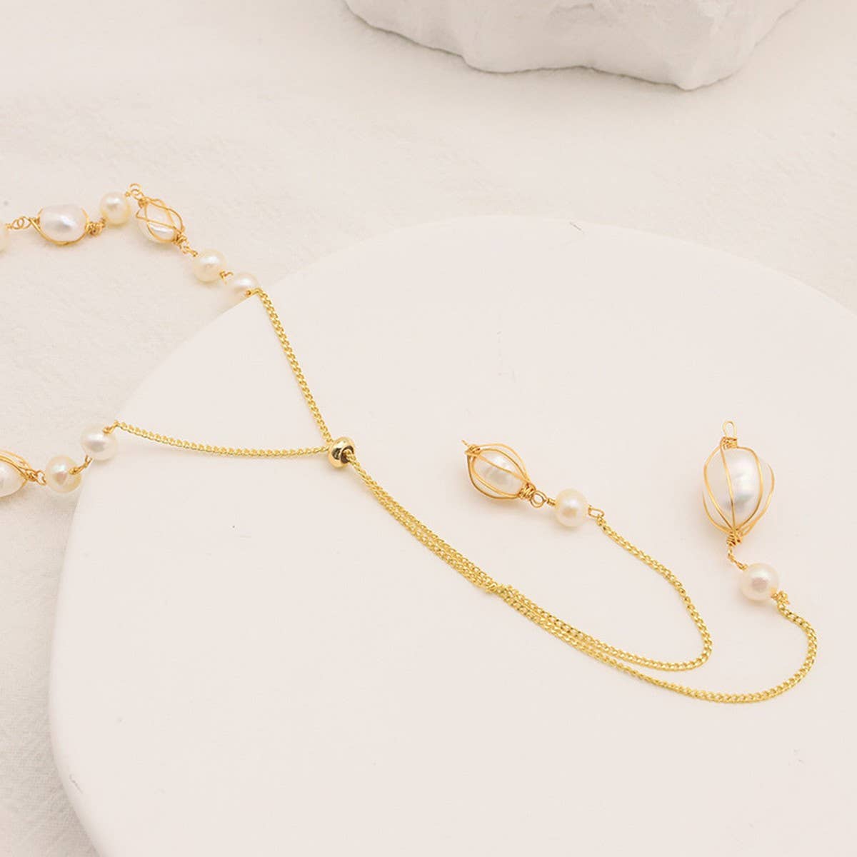 HIGH-END ALL-MATCH NATURAL PEARL SWEATER NECKLACE