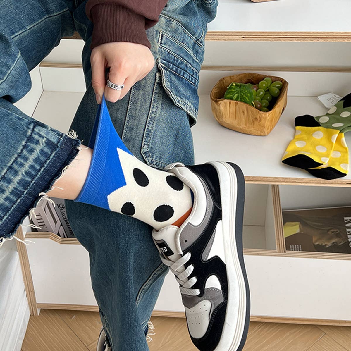 ALL-SEASON PURE COTTON MID-TUBE POLKA DOT SOCKS_CWMS0535