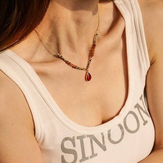 RED PENDANT ELEGANT AND LUXURIOUS CLAVICLE CHAIN_CWAJE1424
