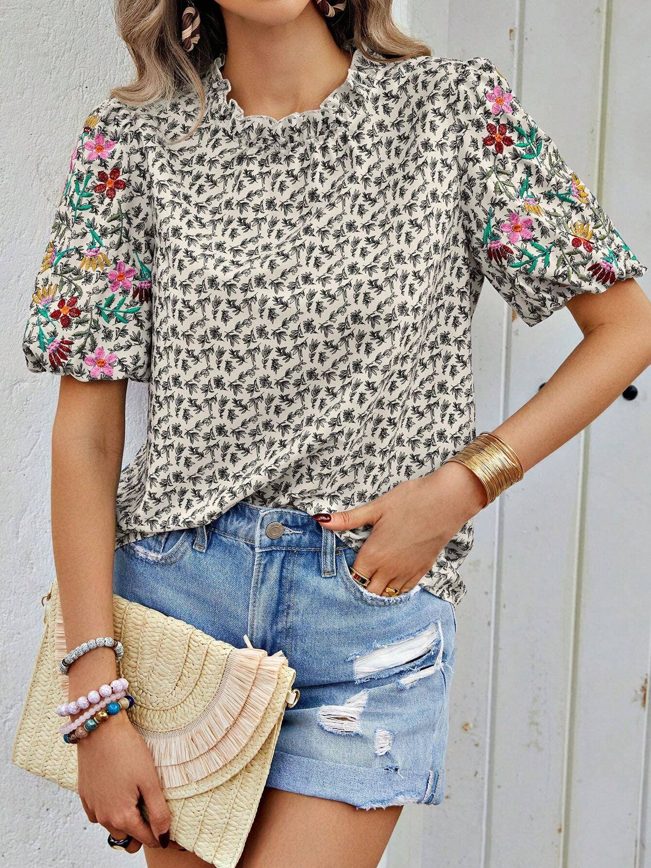 EMBROIDERED PRINTED TURTLENECK BLOUSE