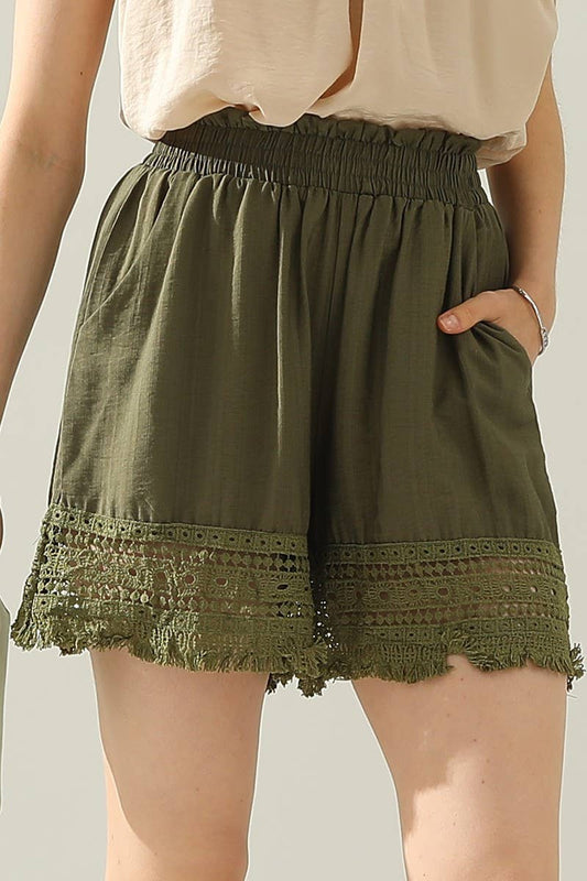 CWBSP0088-B_WIDE LACE SHORT PANTS