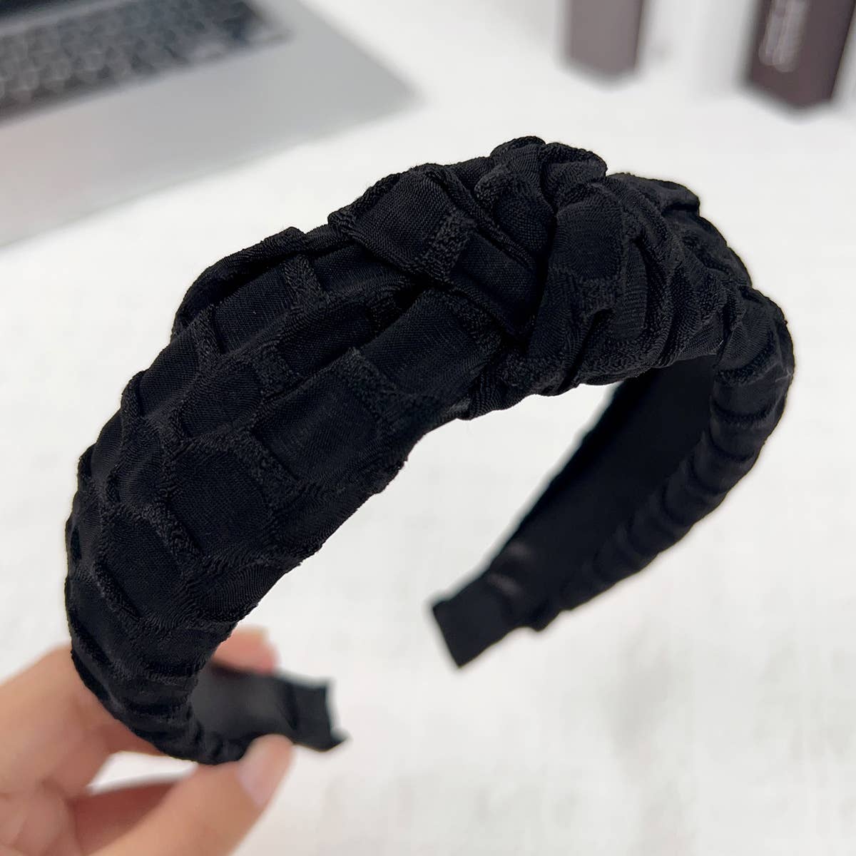 Solid cross-knotted wide-edge pressed hair band