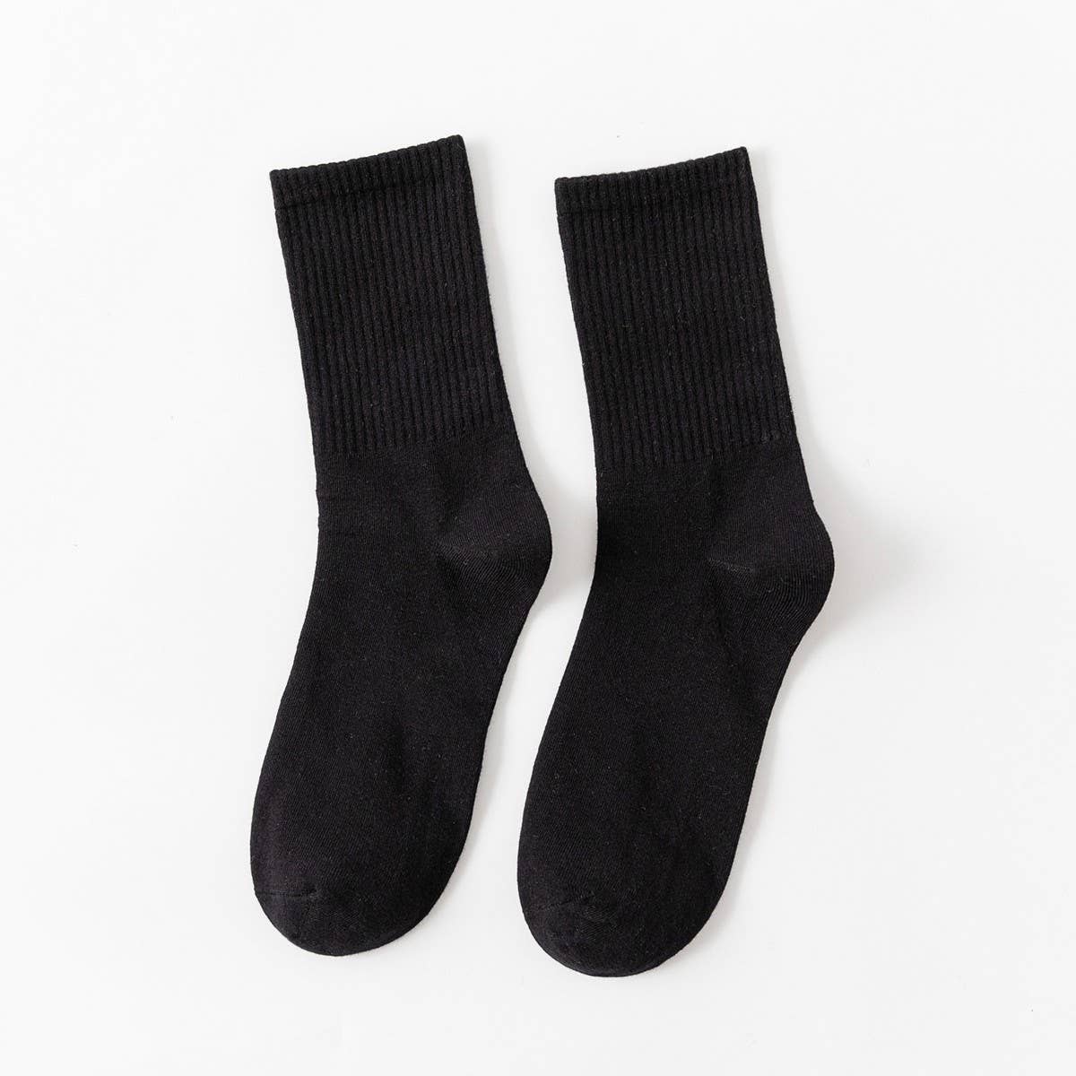 VERSATILE SOLID COLOR CASUAL MID-CALF SOCKS