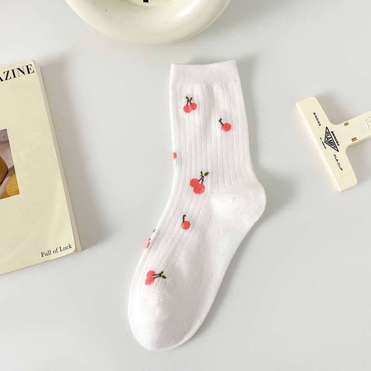 WHITE SMALL FRESH FRUIT CARTOON BEAR STOCKINGS