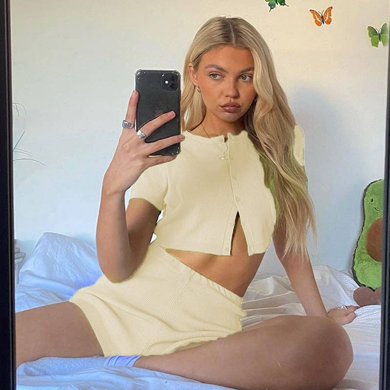 Sporty single-breasted cardigan and shorts set