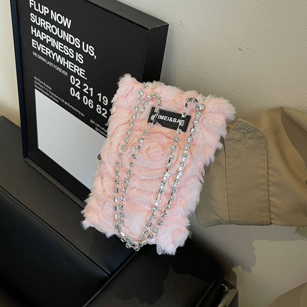 WINTER RHINESTONE 3D FLOWER HAND-HELD PLUSH BAG_CWAB4008