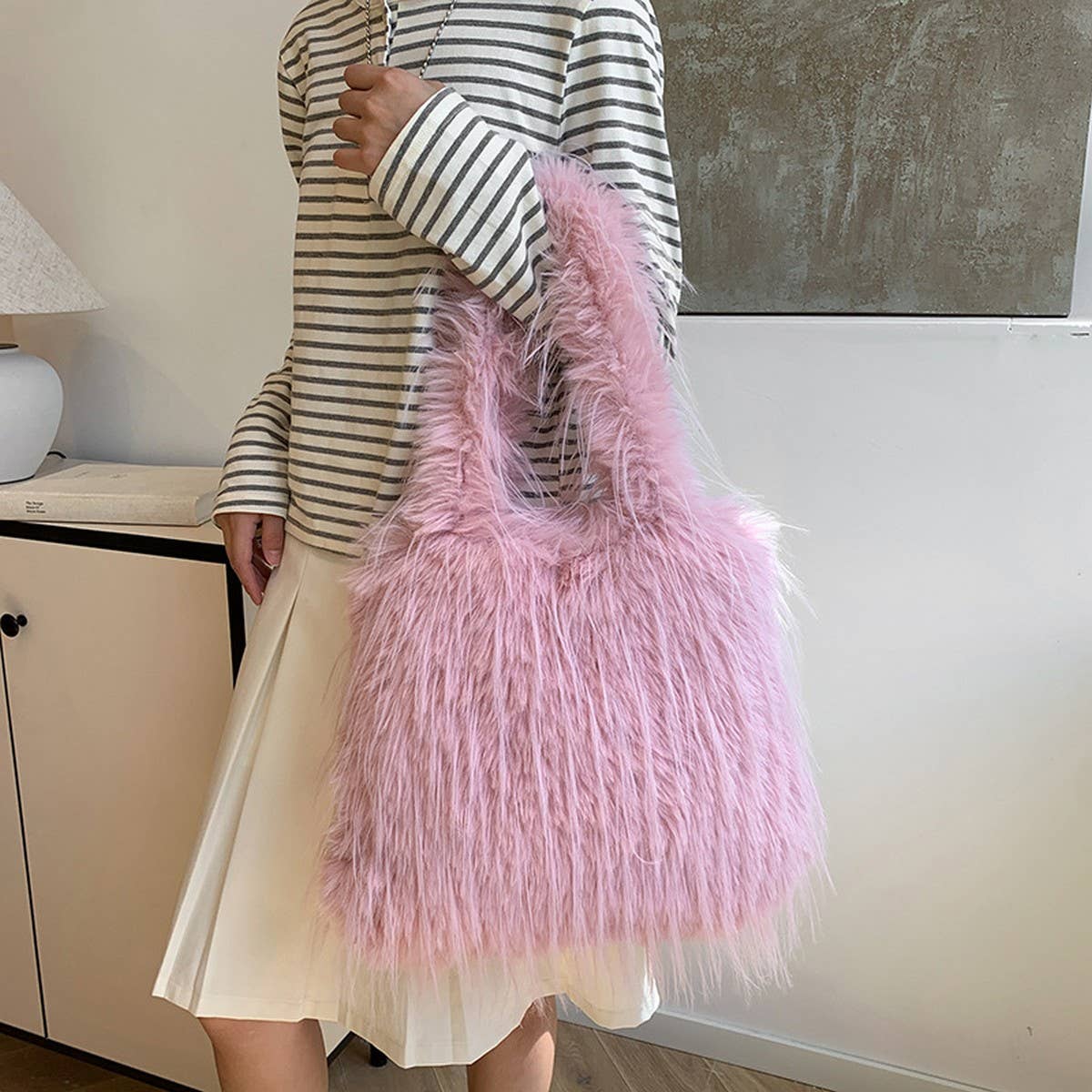 WINTER LARGE CAPACITY TASSEL PLUSH SHOULDER BAG_CWAB3980
