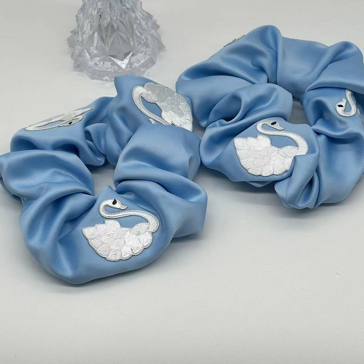 VINTAGE WHITE SWAN EMBROIDERED SATIN HAIRBAND