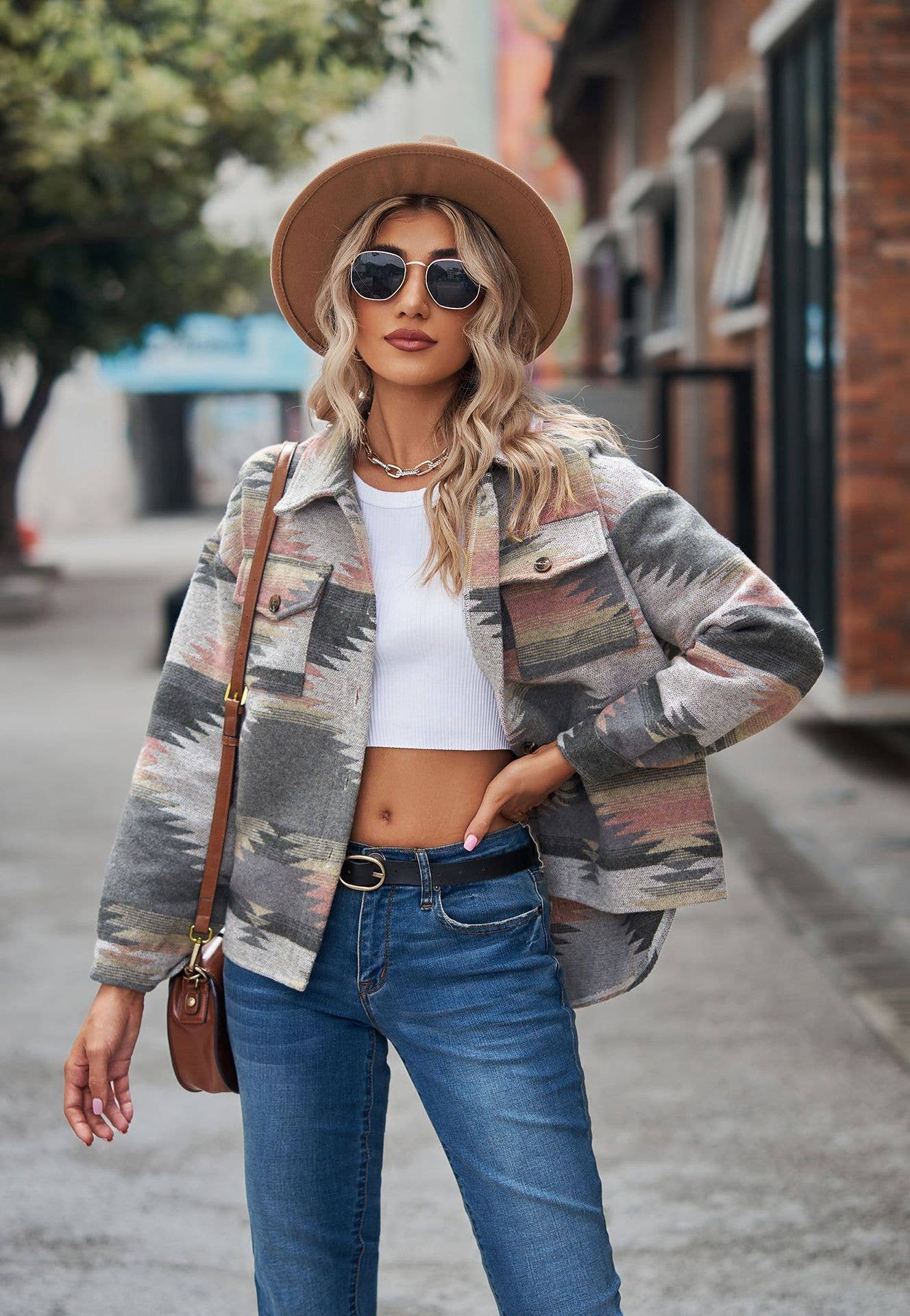 SHORT LAPEL POCKET BUTTON COAT