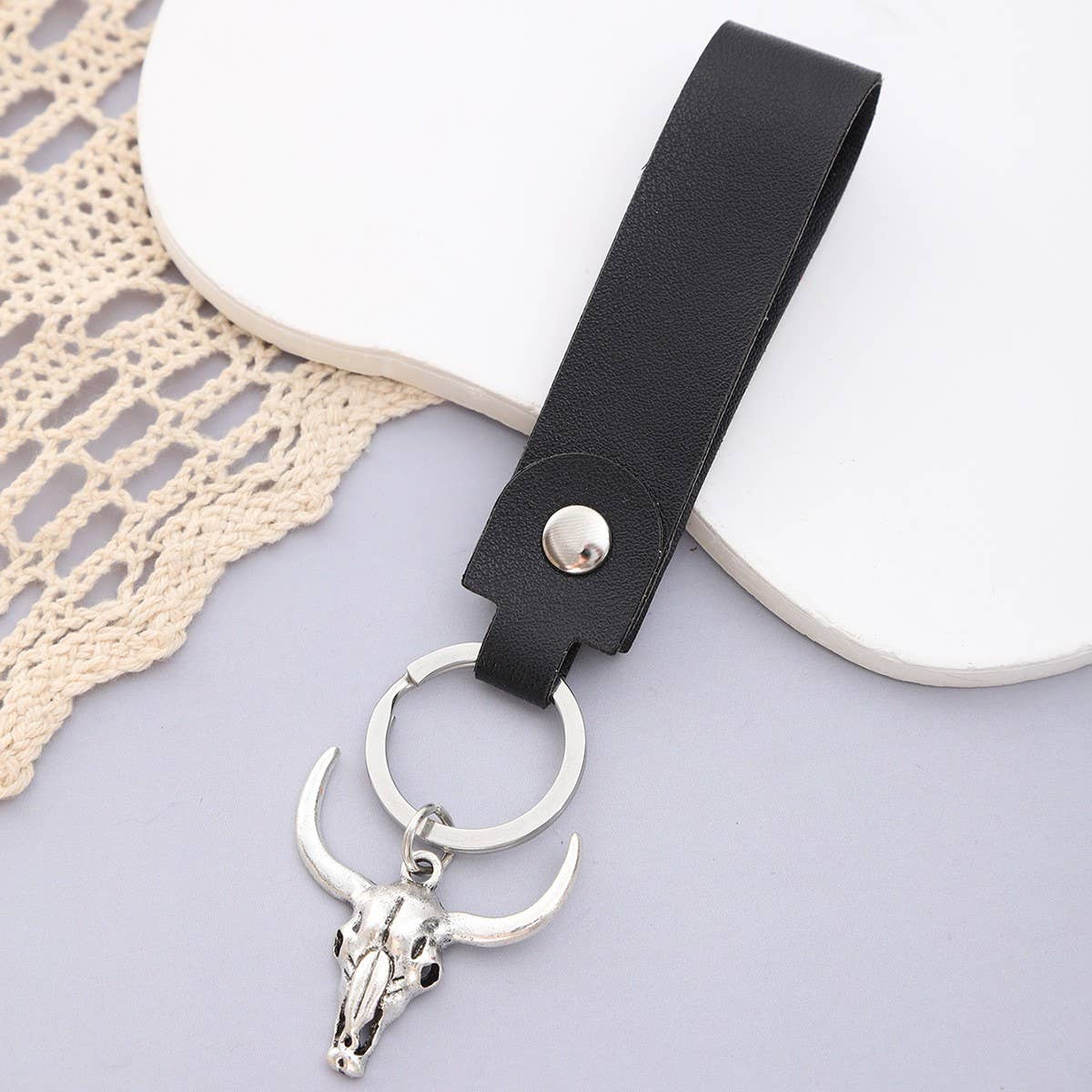 VINTAGE LEATHER KEYCHAIN