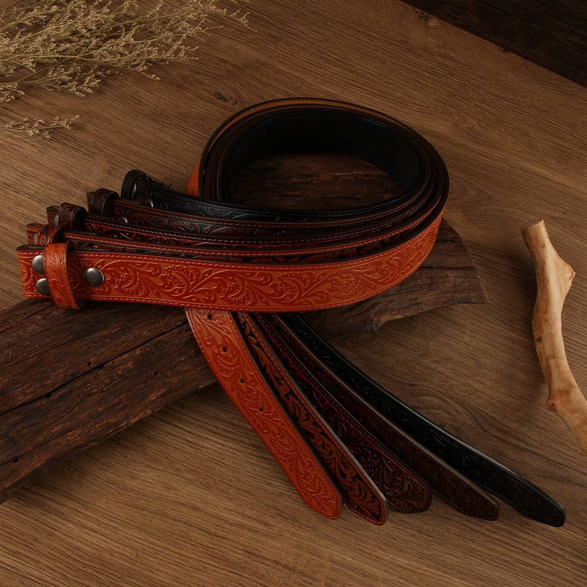 VINTAGE EMBOSSED DISTRESSED WESTERN BELT