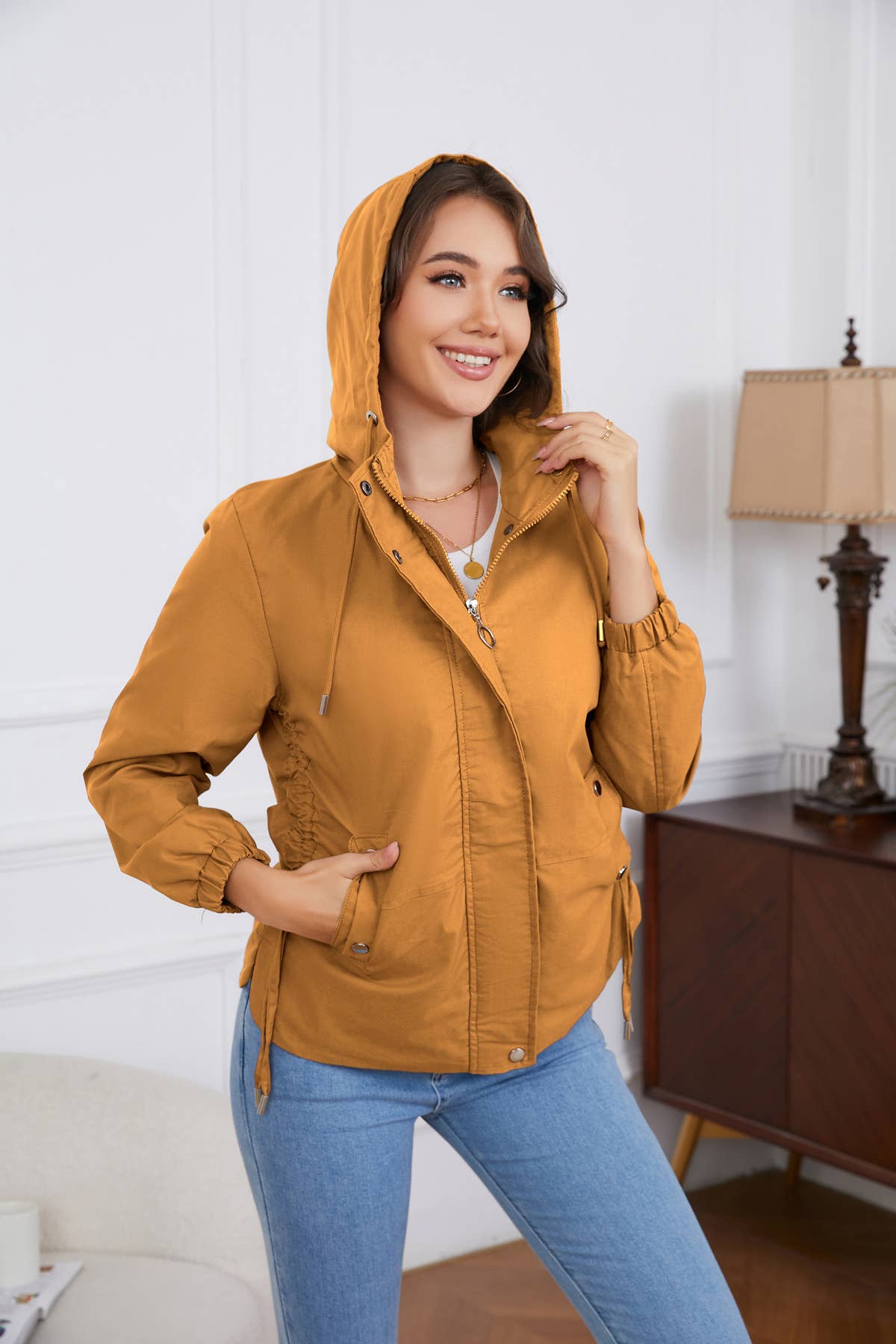 HOODED LONG-SLEEVED BASIC WINDBREAKER